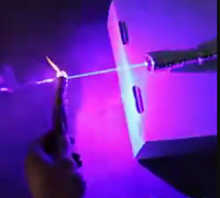 激光手電筒有多危險(xiǎn)，看完不禁讓人背后發(fā)涼，怪不得國內(nèi)禁止售賣